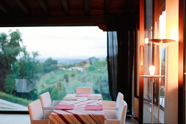 2mori-ristorante-asolo-terrazza-sala-vista-panorama_RUI7514_p_web